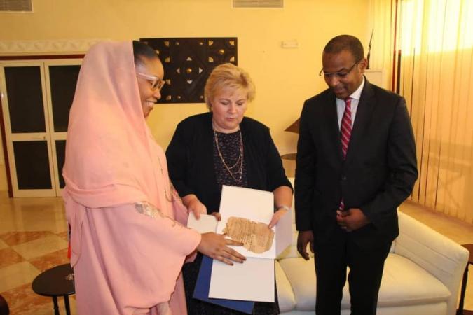 la Première ministre norvégienne, Erna Solberg, Dr Boubou Cissé, Mme N’Diaye Ramatoulaye Diallo