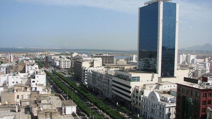 Vue de l'avenue Bourguiba à Tunis, Tunisie.