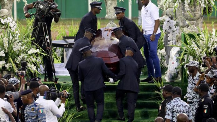 Funérailles de DJ Arafat au stade Félix Houphouët-Boigny à Abidjan, en Côte d'Ivoire, le 31 août 2019.