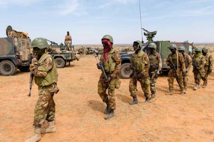 Novembre 2017, dans le désert malien, soldats des Forces armées maliennes (FAMA)