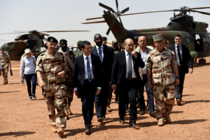 Manuel Vall , Hubert Coulibaly et Jean Yves le Drian