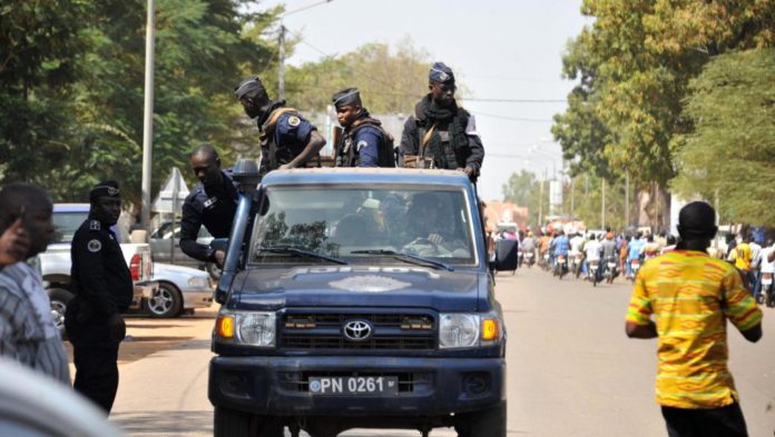 Policiers burkinabè dans les rues de Ouagadougou, Burkina Faso (image d'illustration).