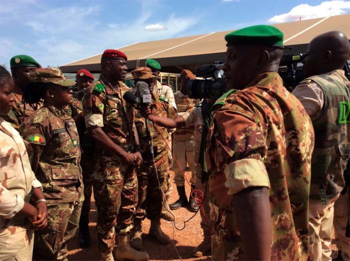 Le général Keba Sangaré ,Chef etat-major de l’armée de terre lors de sa visite à Gao