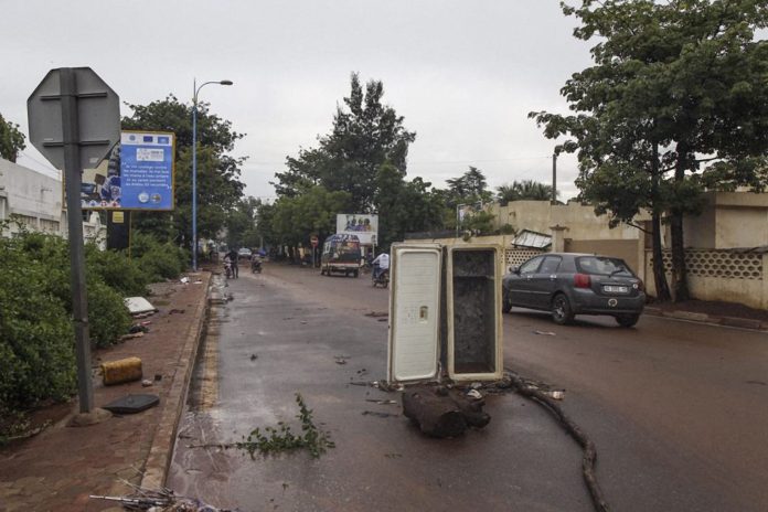 Une ruelle de Bamako, le 19 août 2020