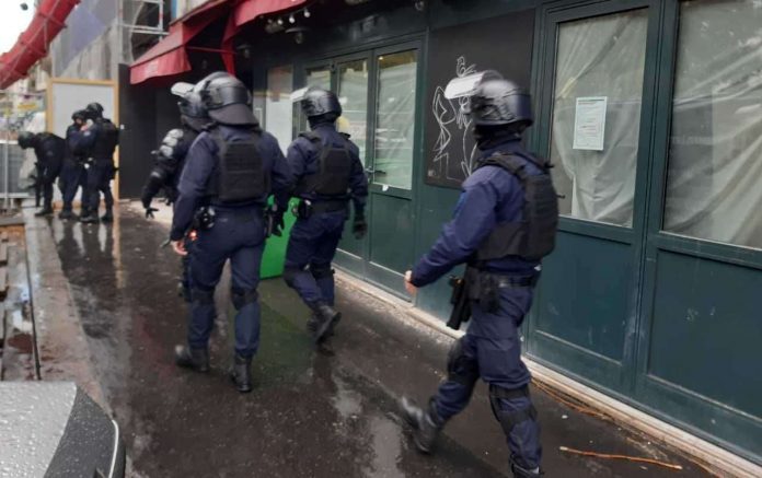 © Fournis par Le Parisien Un important dispositif policier a été déployé près des lieux de l'attaque. LP