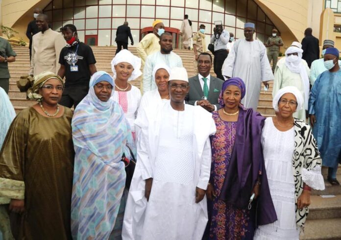 Le Chef du gouvernement Choguel kokalla Maiga et les membres du gouvernement