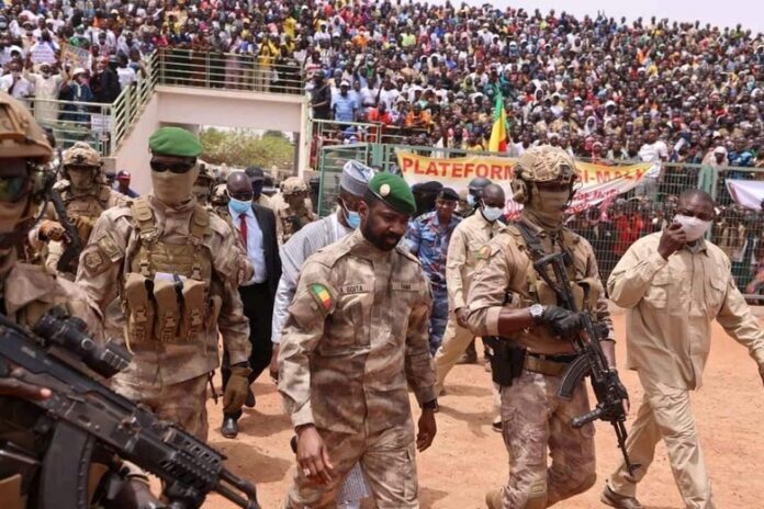 Col. Assimi Goita, lors de sa visite à Koutiala