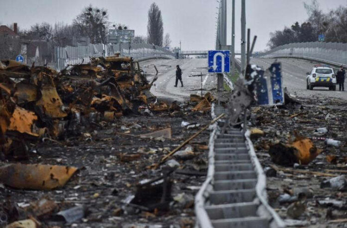 © Oleg PETRASYUK / EPA-EFE Des frappes d'artillerie russes ont touché Kiev, Lviv et Marioupol, ainsi que la petite ville de Radekhiv à l'ouest du pays.